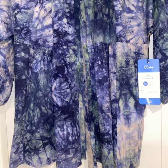 🔥 NWT CAbi Tie Dye Woodstock Top Spring 2020 Size Medium - Picture 7 of 9